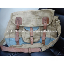 Messenger Bag in Canvas